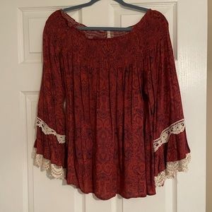 Off the shoulder ruffle sleeved top